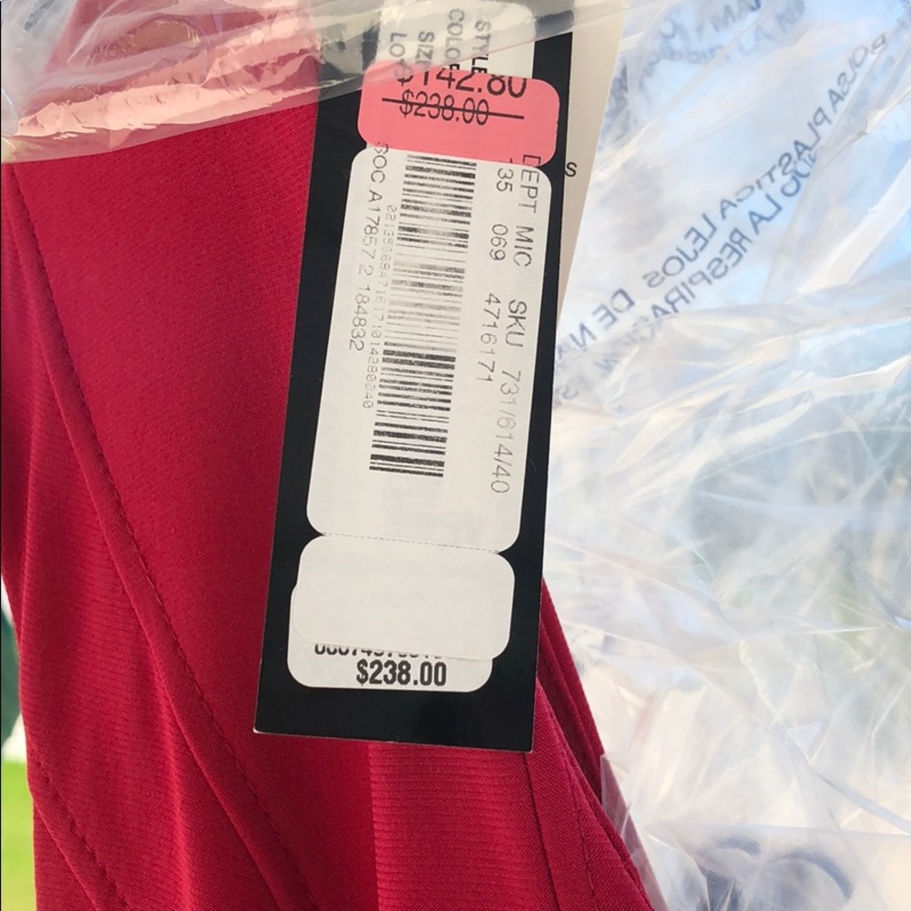 Dress - Picture 3 of 4